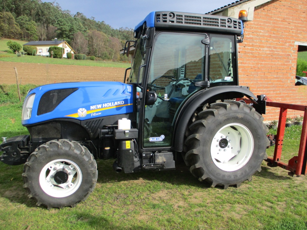 Maquinaria agrícola, tractor con cabina