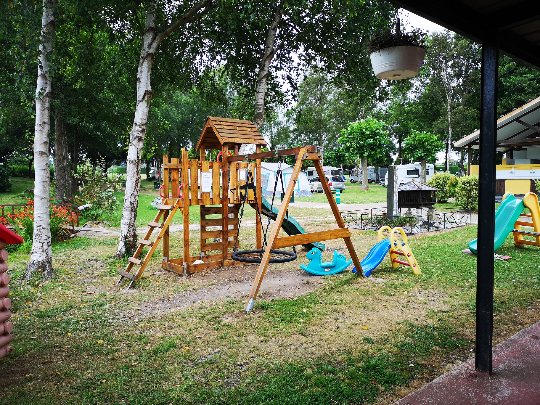 Zona de juegos infantiles del camping