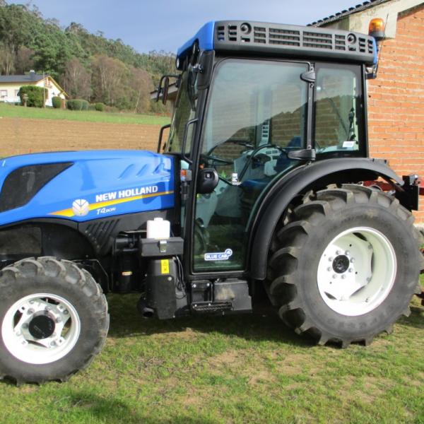 Maquinaria agrícola, tractor con cabina